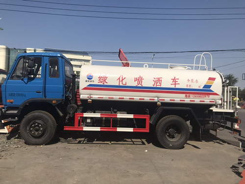 客户自提玉柴160马力12方洒水车